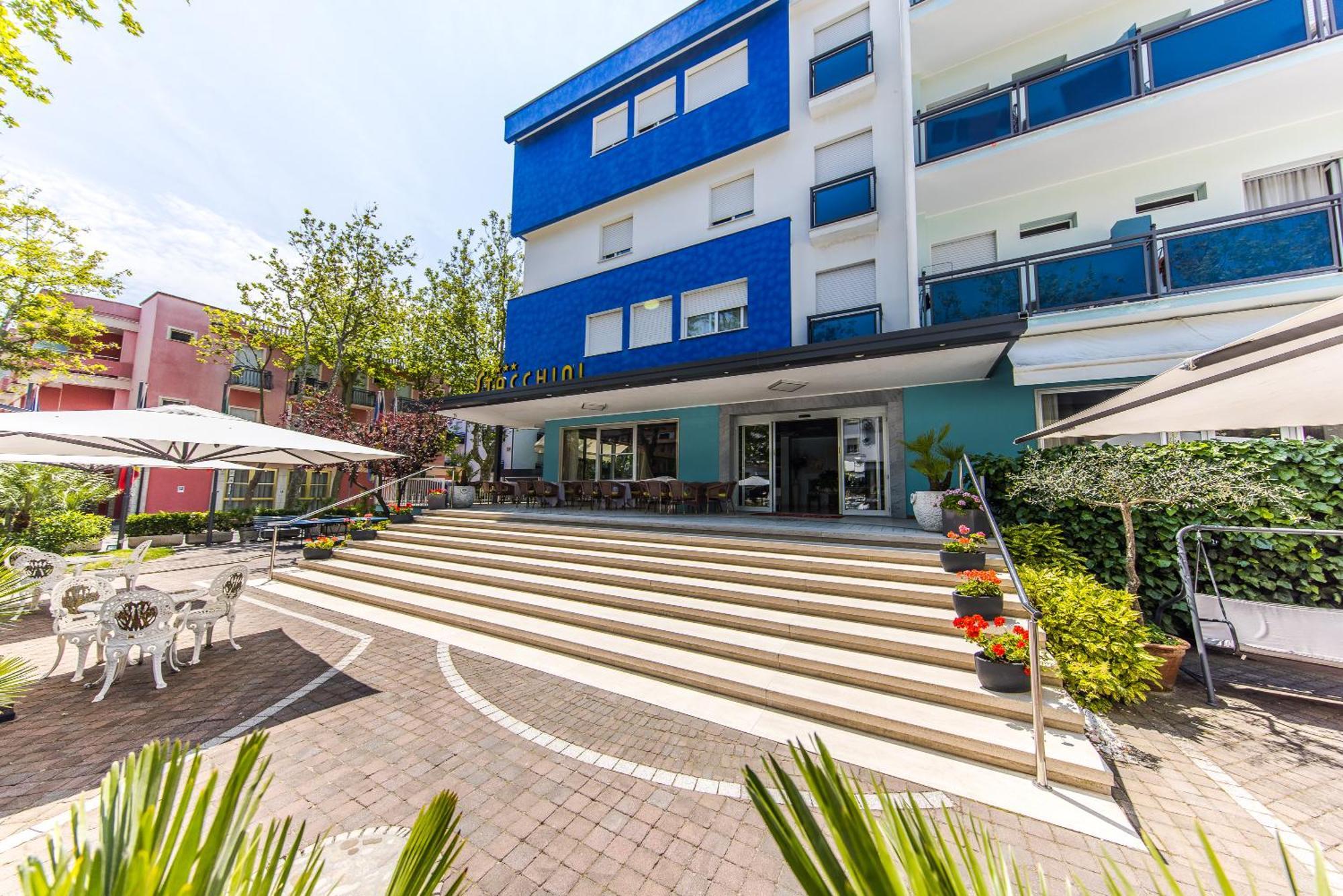 Hotel Stacchini Чезенатико Экстерьер фото